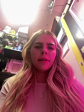 Chat +18 de delicioussdixie ao vivo