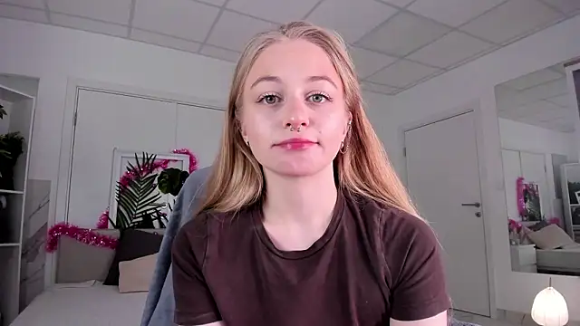 MiaMewsの  ライブXXXチャット