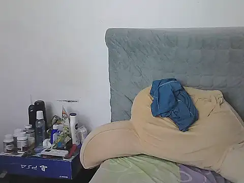 AlphaLatinoBear's Live XXX Chat