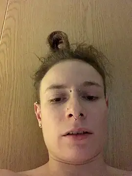 GoldenPussy1329's Live XXX Chat