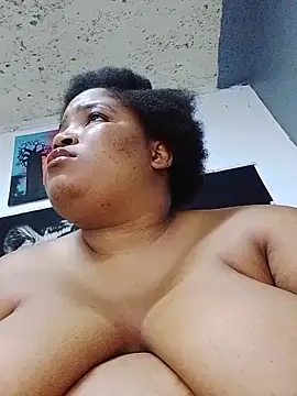 MassiveBoobsxxxx élő XXX-chatje