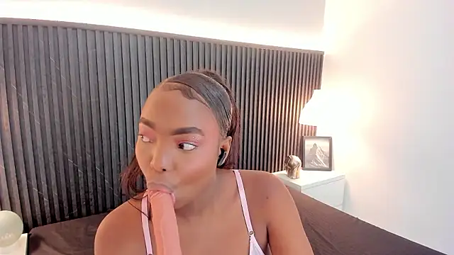 Kenia_Storm's Webcam Show