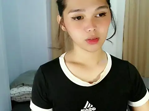 sluttyLeila Chat XXX live