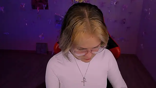 Chat +18 de madeline_doll ao vivo