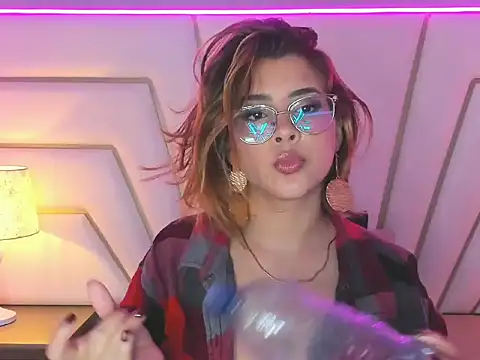 Chat +18 de Zara_Vidal ao vivo