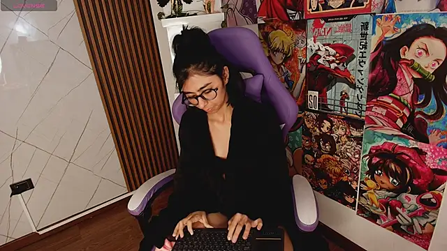 Chat +18 de EllieBloom ao vivo