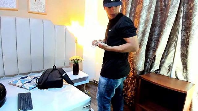 MATHY_ROBERT live XXX chat