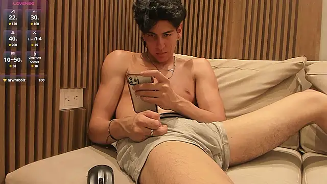 noahx_valko's Live XXX Chat