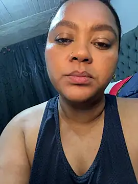 Chat +18 de yanza2002 ao vivo