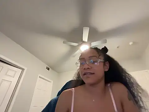 Chatroom XXX en direct de RylReese