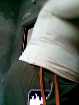 XXX chat uživo modela Ava-120