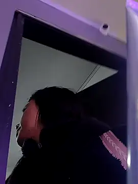 KiaraBlack_01 élő XXX-chatje