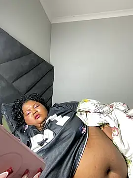 Онлайн чат XXX MissLola27