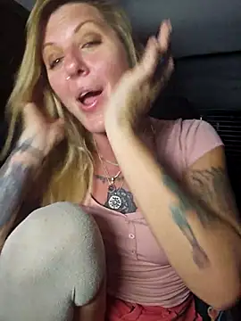 دردشة SheIsSomething الجنسية المباشرة