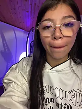 Chatroom XXX en direct de Maddy_Piink