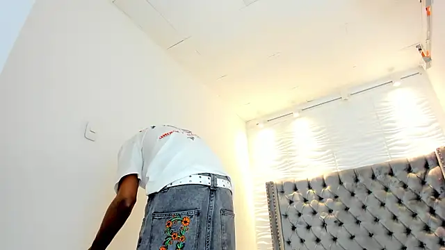 nero_reyd's Live XXX Chat