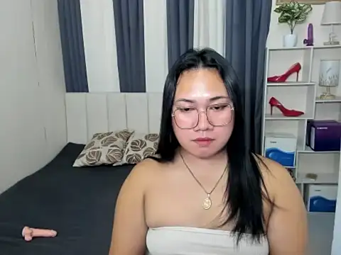 TsUncutKaren's Webcam Show