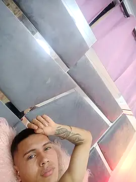 Scook_Gray_ Adlı Modelin Canlı XXX Sohbeti