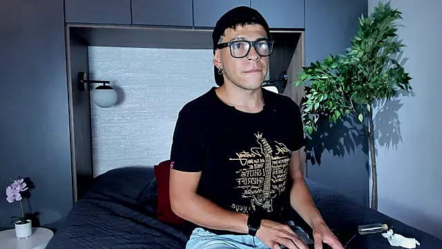 Zackfalcon_'s Live XXX Chat