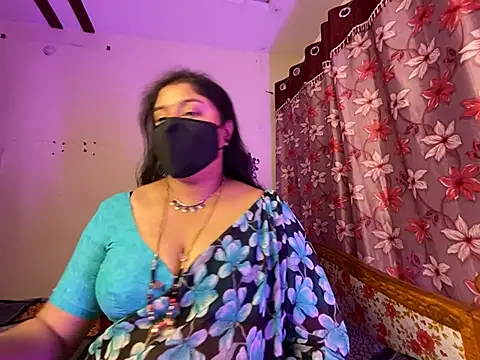 LouleyRanii Webcam Show