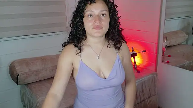 Chat +18 de MeganDolll ao vivo