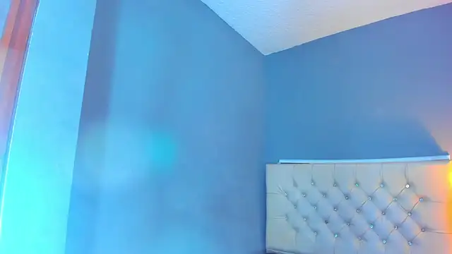 Chat XXX ao vivo de OrianaSaenz_