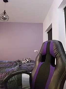 Chat +18 de MiaRides19 ao vivo