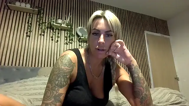 poppyinga1's Webcam Show