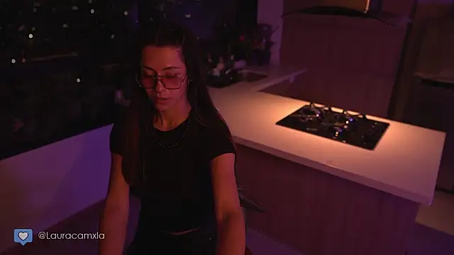 Colouristic Adlı Modelin Canlı XXX Sohbeti