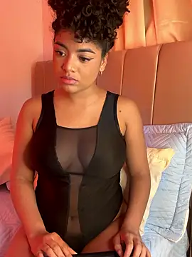 Carlymonroee_ Webcamshow