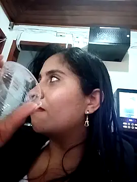 Онлайн чат XXX CarolinaNavas33