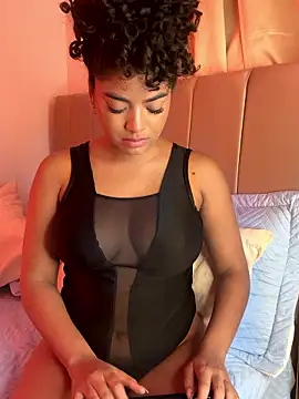 Онлайн чат XXX Carlymonroee_