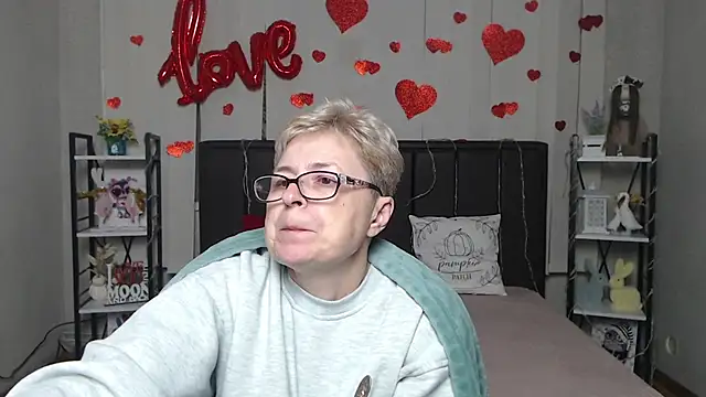 EmiliaGree's Live XXX Chat