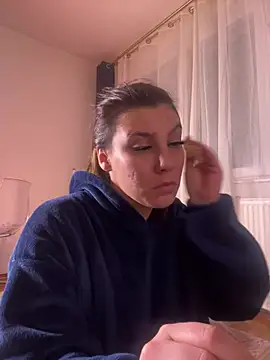 NatashaXVibe Adlı Modelin Canlı XXX Sohbeti