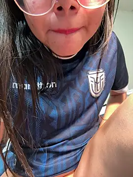 carolwet555 Adlı Modelin Canlı XXX Sohbeti