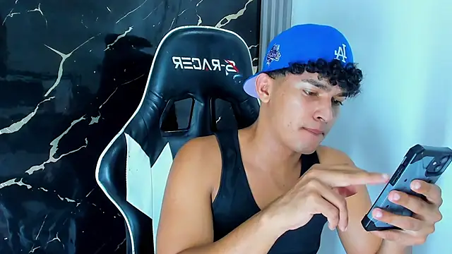 jamescurly00 Webcam show