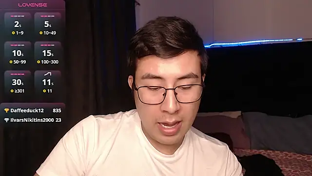 andrewmhilton_'s Live XXX Chat