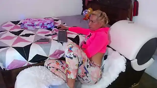 boss-thebitch Live XXX-Chat