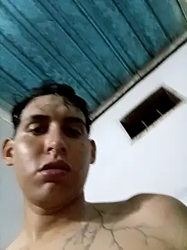 Chatroom XXX en direct de Luisneljc