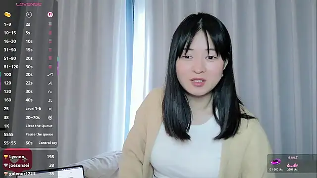 Naoko-99's Live XXX Chat