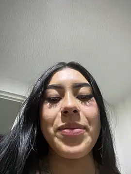 emily_24x's Live XXX Chat