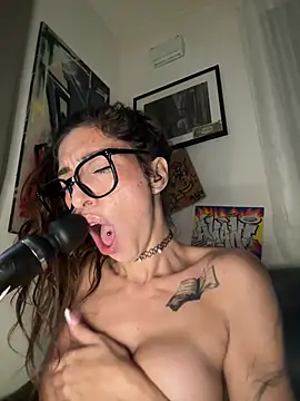 Amani_thewolf's Live XXX Chat