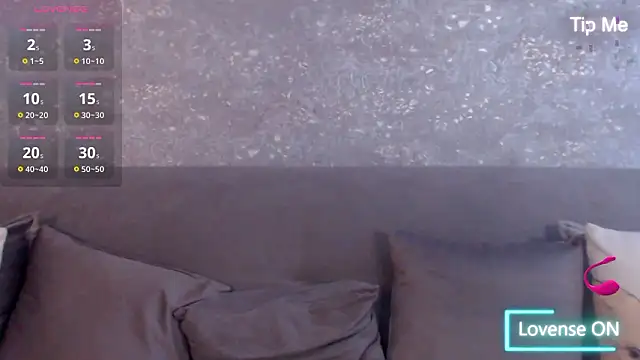 LillySquirtShot Adlı Modelin Canlı XXX Sohbeti