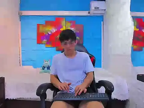 ElanGiraldo's Live XXX Chat