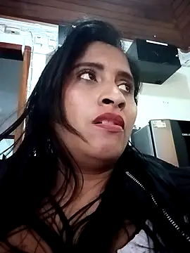 Онлайн чат XXX CarolinaNavas33