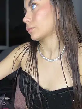 Stormi_th's Live XXX Chat