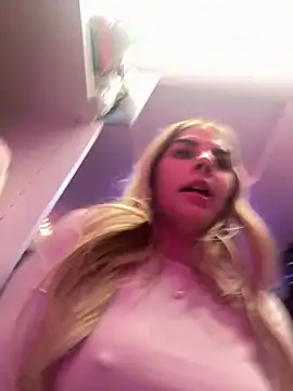 Chat +18 de delicioussdixie ao vivo