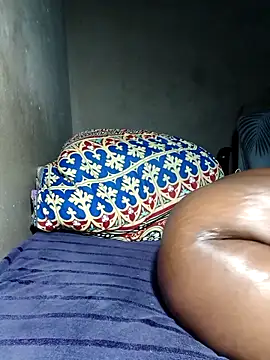 khetyvile Adlı Modelin Canlı XXX Sohbeti