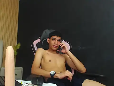 AnthonyRosz: онлайн-секс-чат