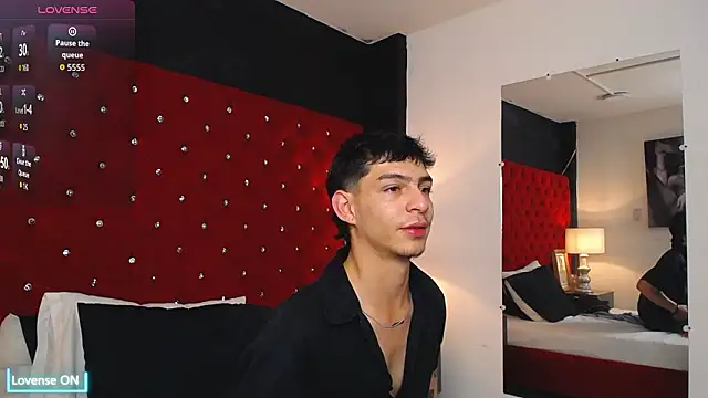 Logan_Woods: онлайн-секс-чат